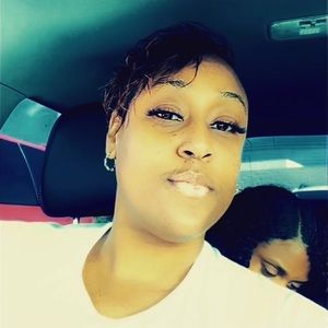 Meet your Posher, Stefanie